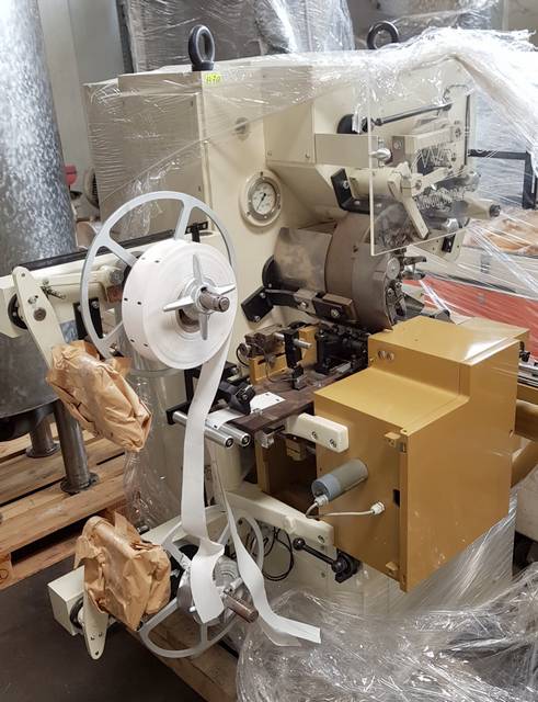 wrapping machine for pralines