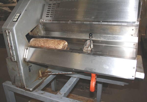Brotschneidemaschine fr Brote;
