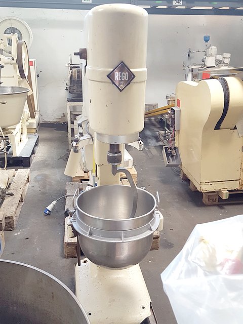beating machine for biscuits