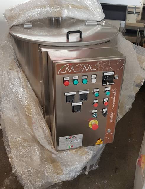 melting tank for chocolate